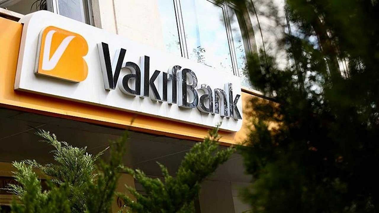 Emeklilere destek kredisi! Vakıfbank en düşük faiz oranı ile 3 ay ertelemeli 50.000 TL ihtiyaç kredisi veriyor